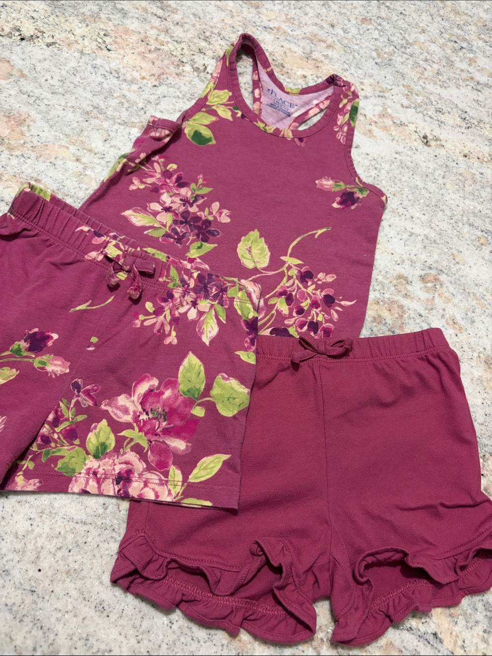 10/$30 Childrens Place Floral Tank & Shorts